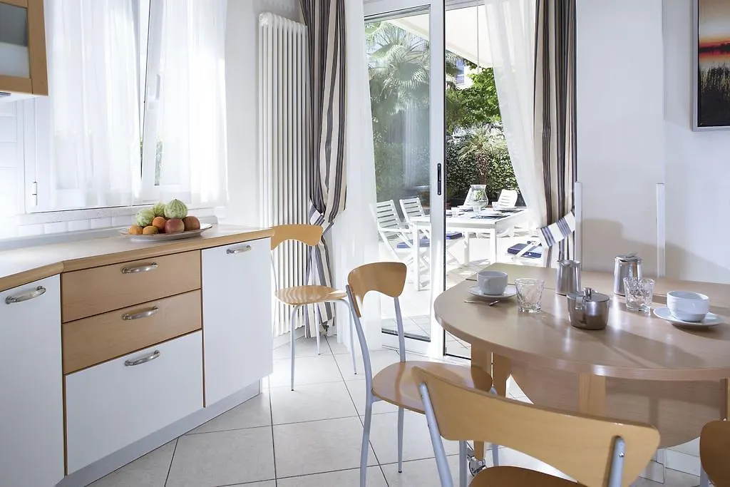 Residence Hamilton Riccione 0*,  Italia